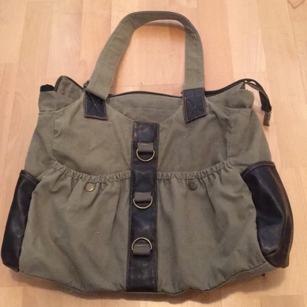 Green Stylish Pocketbook